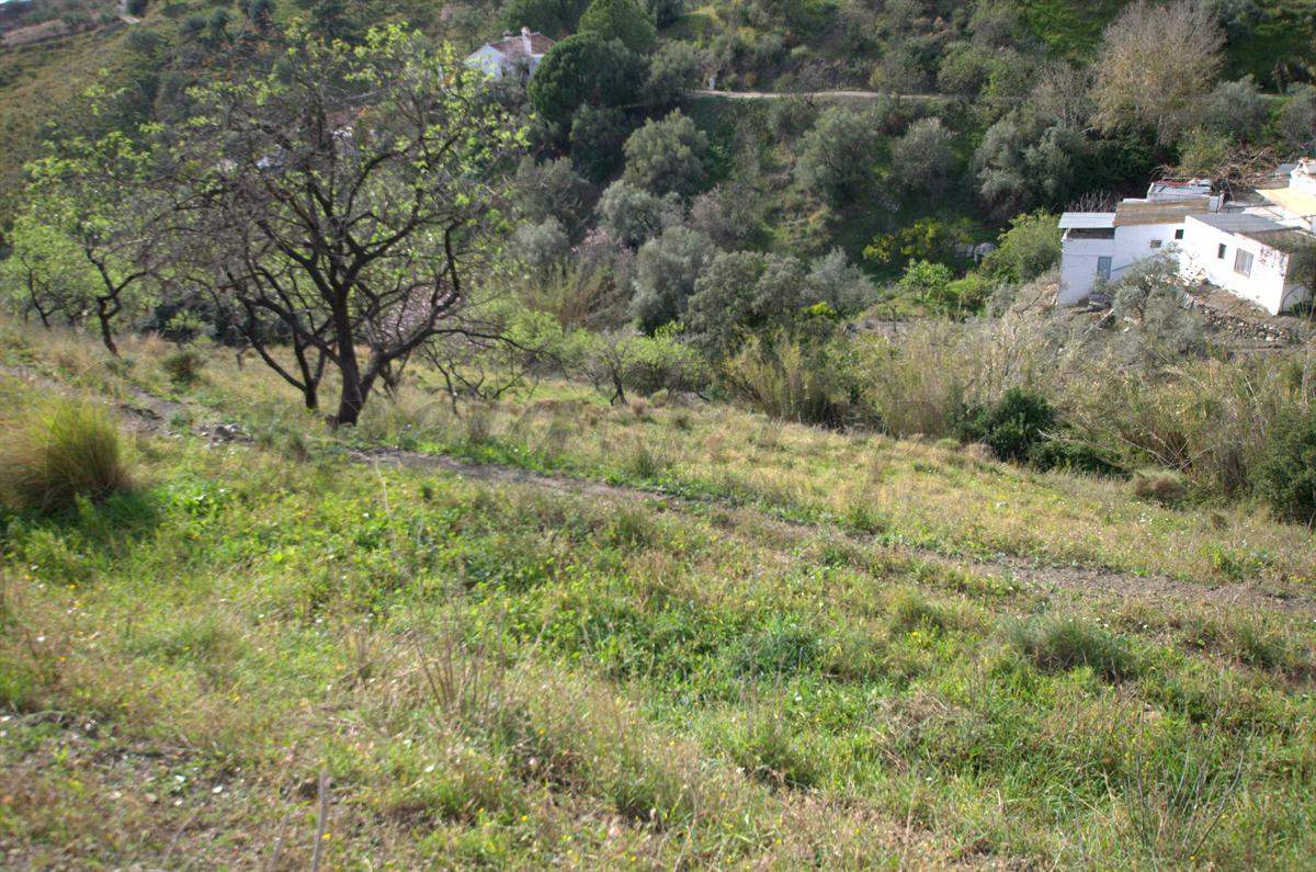 Grunde uden byggetilladelser til salg i Competa - € 160.000 (Ref: 2845536)