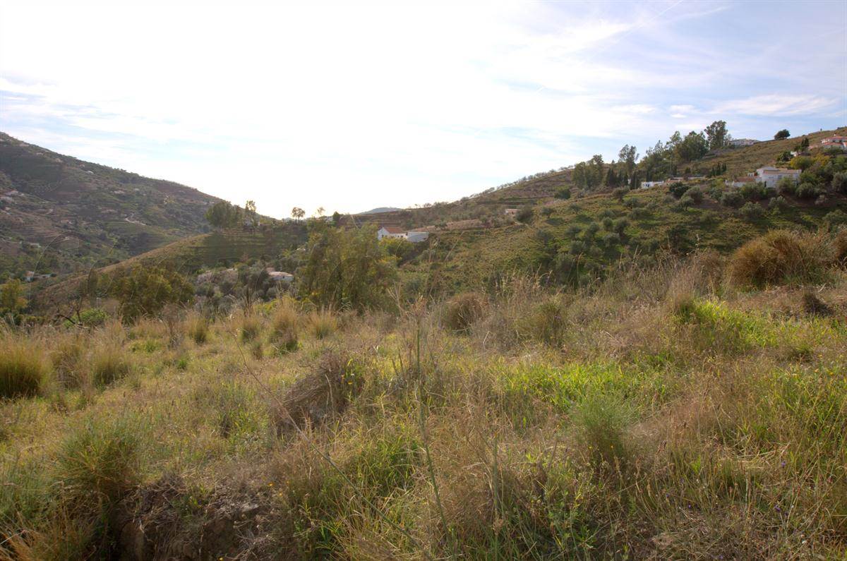 Grunde uden byggetilladelser til salg i Competa - € 160.000 (Ref: 2845536)