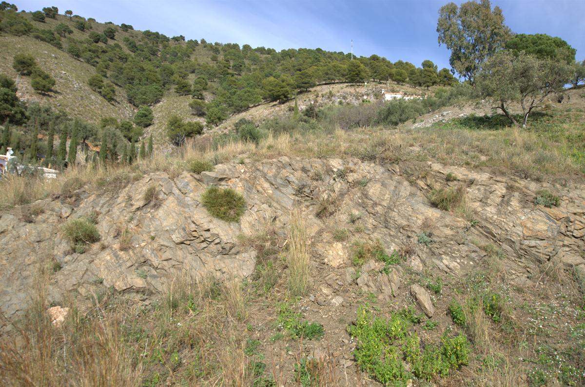 Grunde uden byggetilladelser til salg i Competa - € 160.000 (Ref: 2845536)