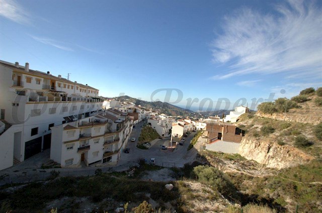 5 bedroom Townhouse for holiday rental in Cómpeta with pool garage - € 1,050 (Ref: 2857081)