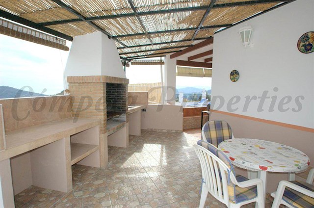 2 bedroom Villa for holiday rental in Cómpeta with pool - € 570 (Ref: 2924335)