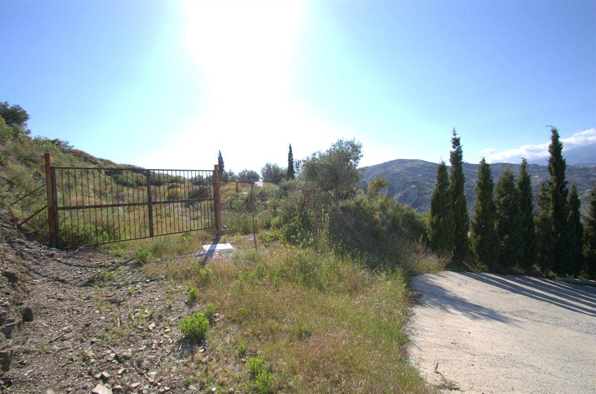 Mark till salu i Competa - 46 000 € (Ref: 2930747)