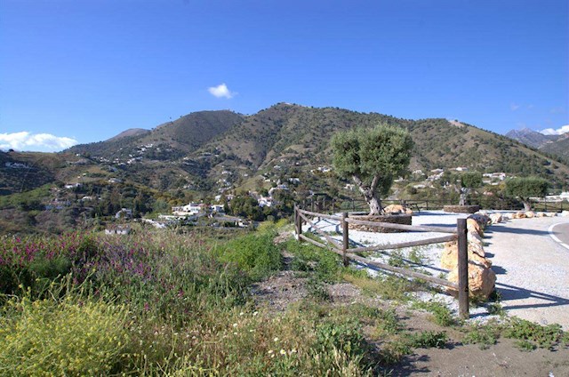 Mark till salu i Cómpeta - 58 000 € (Ref: 2930748)