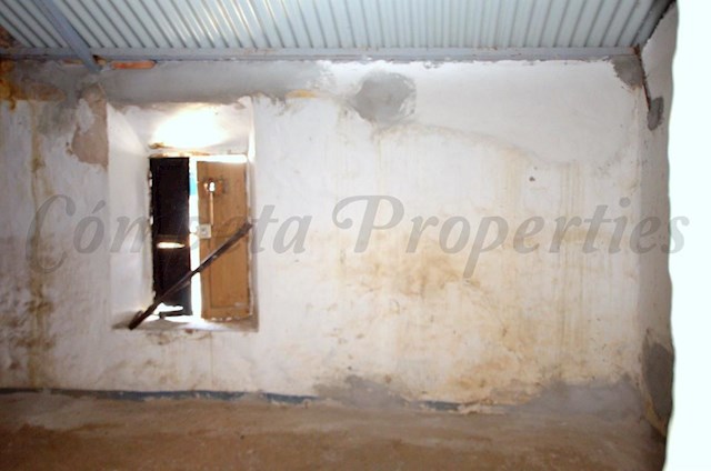 2 soverom Hus til salgs i Sayalonga - € 49 000 (Ref: 2963906)