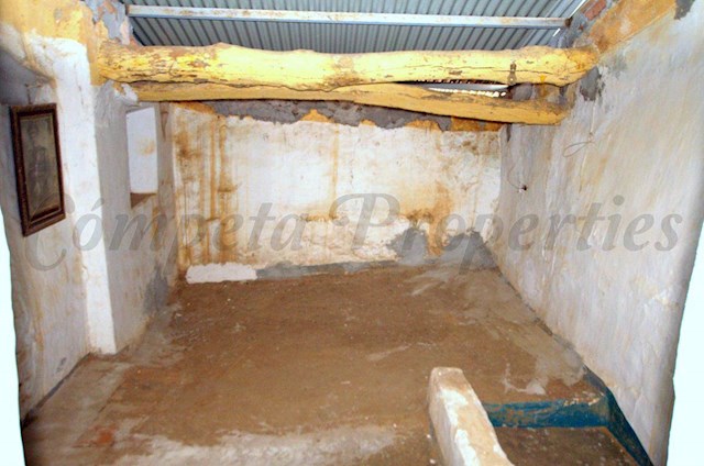 2 soverom Hus til salgs i Sayalonga - € 49 000 (Ref: 2963906)