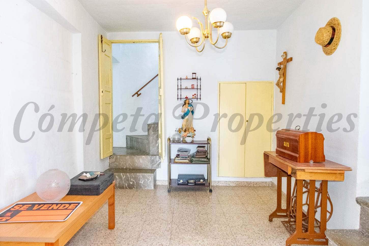 7 slaapkamer Huis te koop in Competa - € 200.000 (Ref: 2980123)