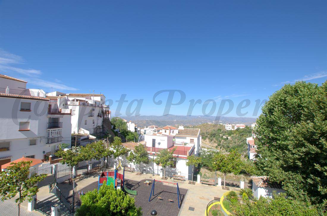 4 soveværelse Byhus til salg i Canillas de Aceituno med garage - € 213.000 (Ref: 3006755)