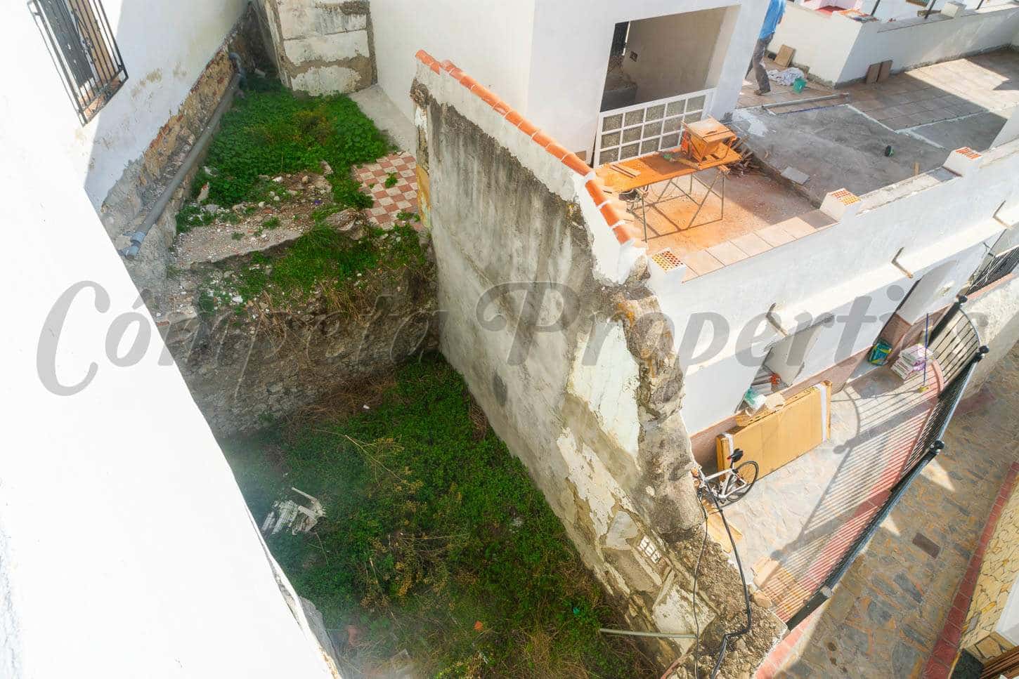 3 slaapkamer Huis te koop in Competa - € 89.000 (Ref: 3066021)