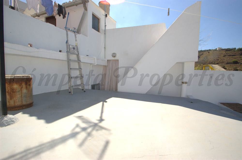 3 slaapkamer Huis te koop in Competa - € 89.000 (Ref: 3066021)