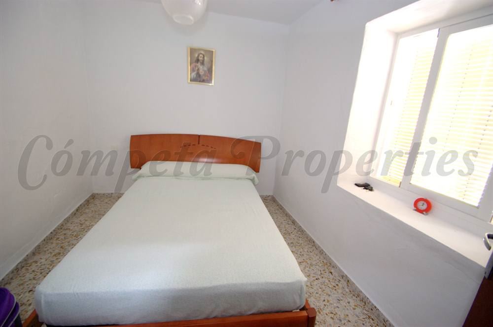 3 slaapkamer Huis te koop in Competa - € 89.000 (Ref: 3066021)