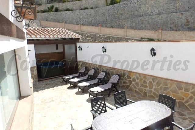 4 soveværelse Byhus til salg i Salares - € 210.000 (Ref: 3207916)