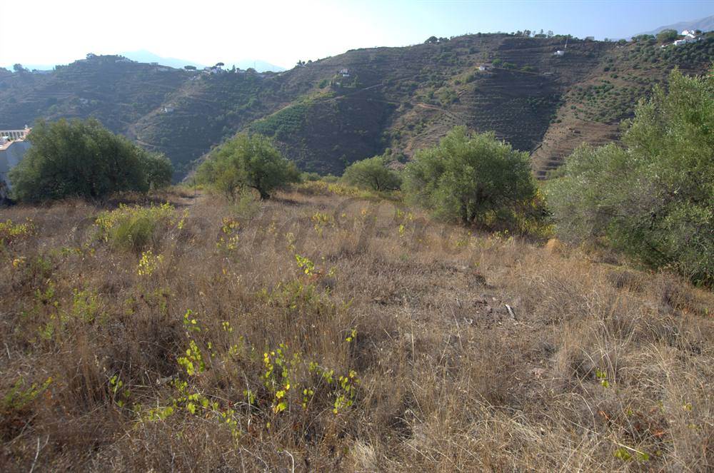 Grunde uden byggetilladelser til salg i Competa - € 45.735 (Ref: 3215026)