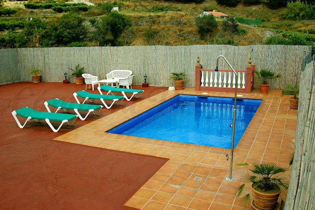 2 slaapkamer Finca/Landhuis voor vakantieverhuur in Torrox met zwembad - € 800 (Ref: 3219762)