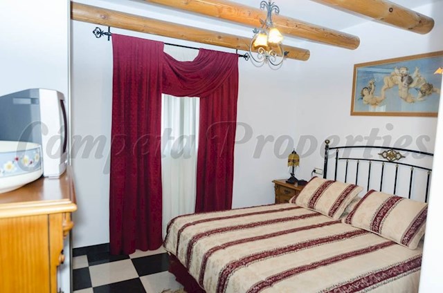 3 slaapkamer Villa te koop in Cómpeta met garage - € 300.000 (Ref: 3224356)