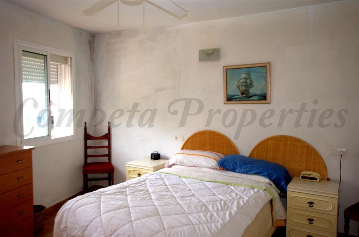 2 bedroom Apartment for sale in Competa - € 136,000 (Ref: 3237352)