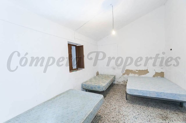 1 sypialnia Finka/Dom wiejski na sprzedaż w Torrox - 160 000 € (Ref: 3262632)