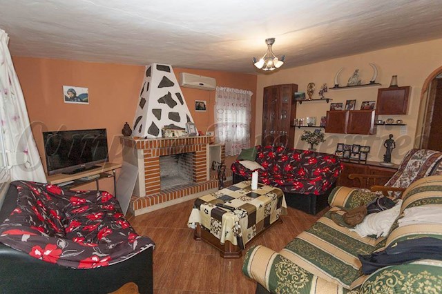 3 sovrum Villa till salu i Canillas de Aceituno - 230 000 € (Ref: 3274899)