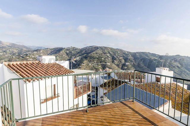 4 soveværelse Byhus til salg i Corumbela, Sayalonga - € 89.000 (Ref: 3289874)