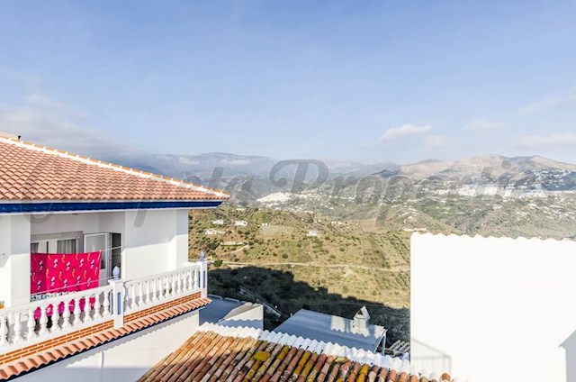 4 soveværelse Byhus til salg i Corumbela, Sayalonga - € 89.000 (Ref: 3289874)