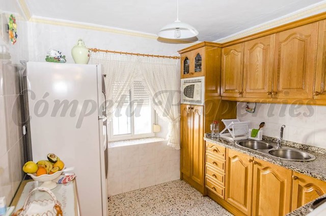 4 soveværelse Byhus til salg i Corumbela, Sayalonga - € 89.000 (Ref: 3289874)