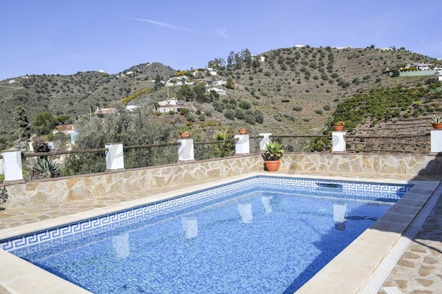 3 slaapkamer Finca/Landhuis voor vakantieverhuur in Torrox met zwembad - € 625 (Ref: 3336549)