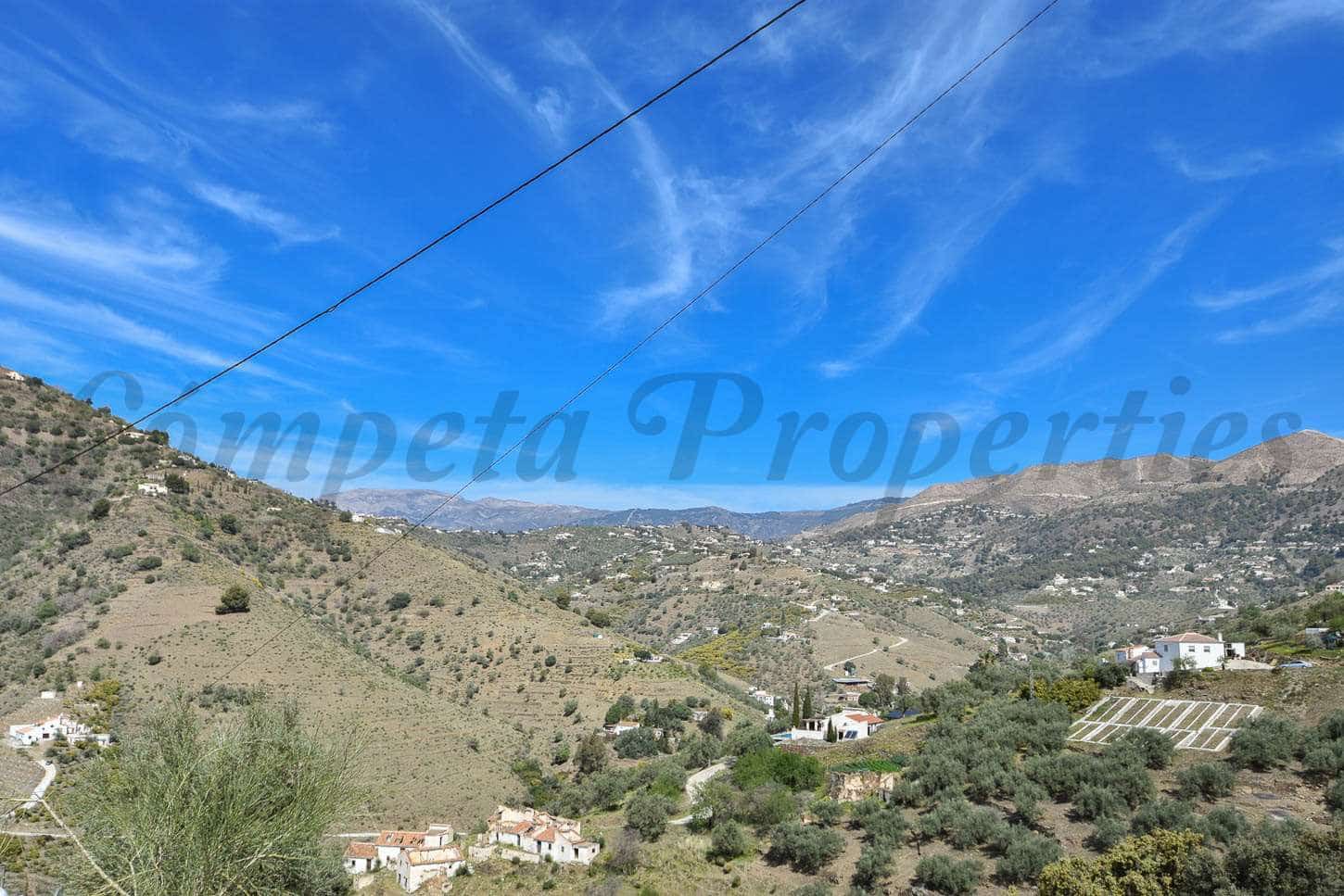 Ubebygd land til salgs i Competa - € 48 000 (Ref: 3365286)