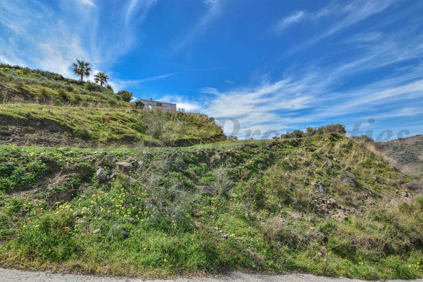 Ubebygd land til salgs i Competa - € 48 000 (Ref: 3365286)