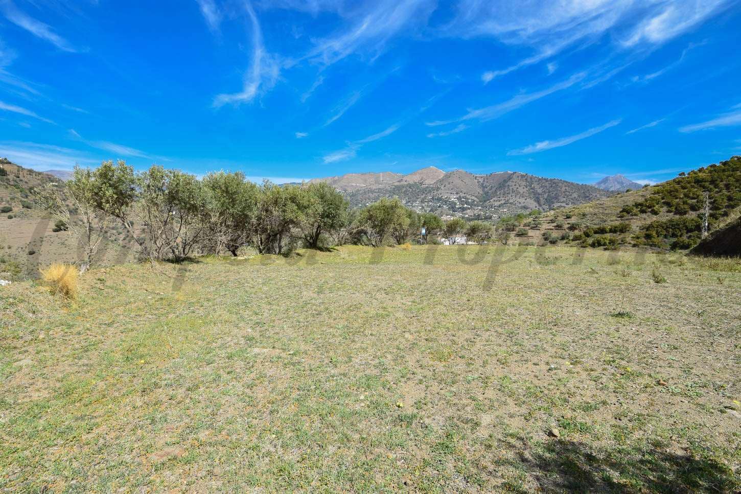 Ubebygd land til salgs i Competa - € 48 000 (Ref: 3365286)