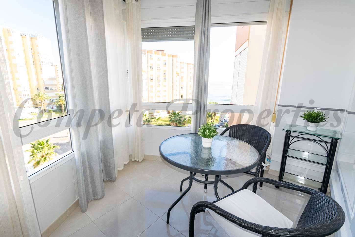 1 slaapkamer Strandappartement voor vakantieverhuur in Torrox-Costa met zwembad - € 500 (Ref: 3474381)