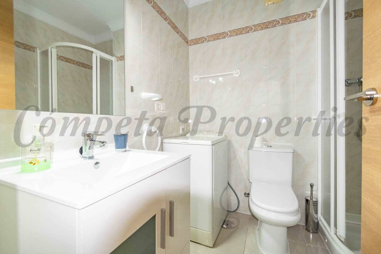 1 slaapkamer Strandappartement voor vakantieverhuur in Torrox-Costa met zwembad - € 500 (Ref: 3474381)