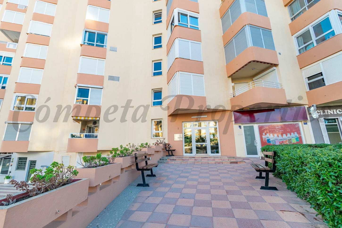 1 slaapkamer Strandappartement voor vakantieverhuur in Torrox-Costa met zwembad - € 500 (Ref: 3474381)