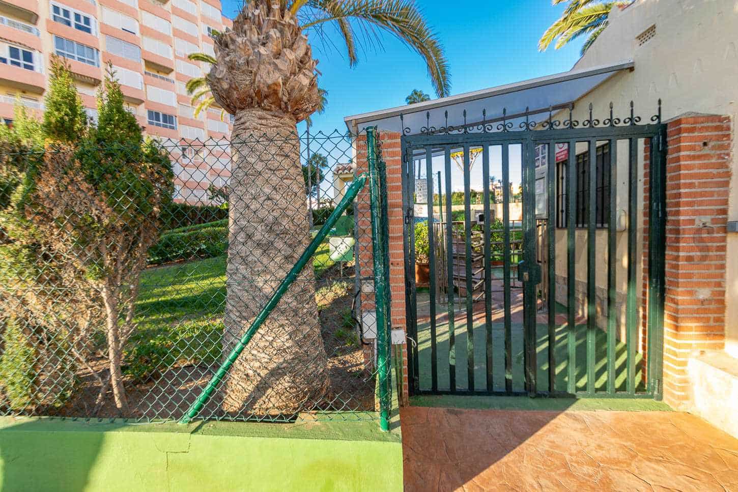 1 slaapkamer Strandappartement voor vakantieverhuur in Torrox-Costa met zwembad - € 500 (Ref: 3474381)