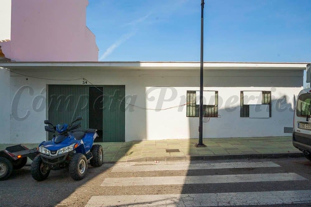 Kommersiell til salgs i Competa med garasje - € 367 500 (Ref: 3476632)