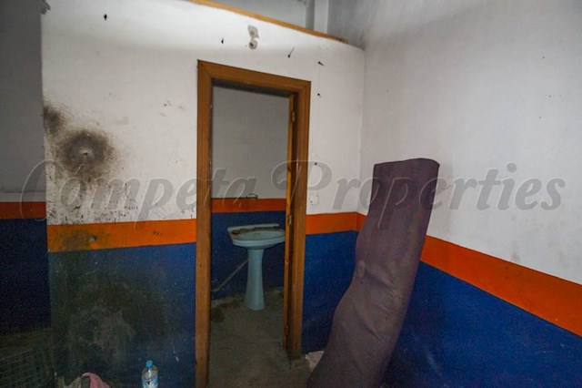 Erhverv til salg i Cómpeta med garage - € 97.000 (Ref: 3476633)