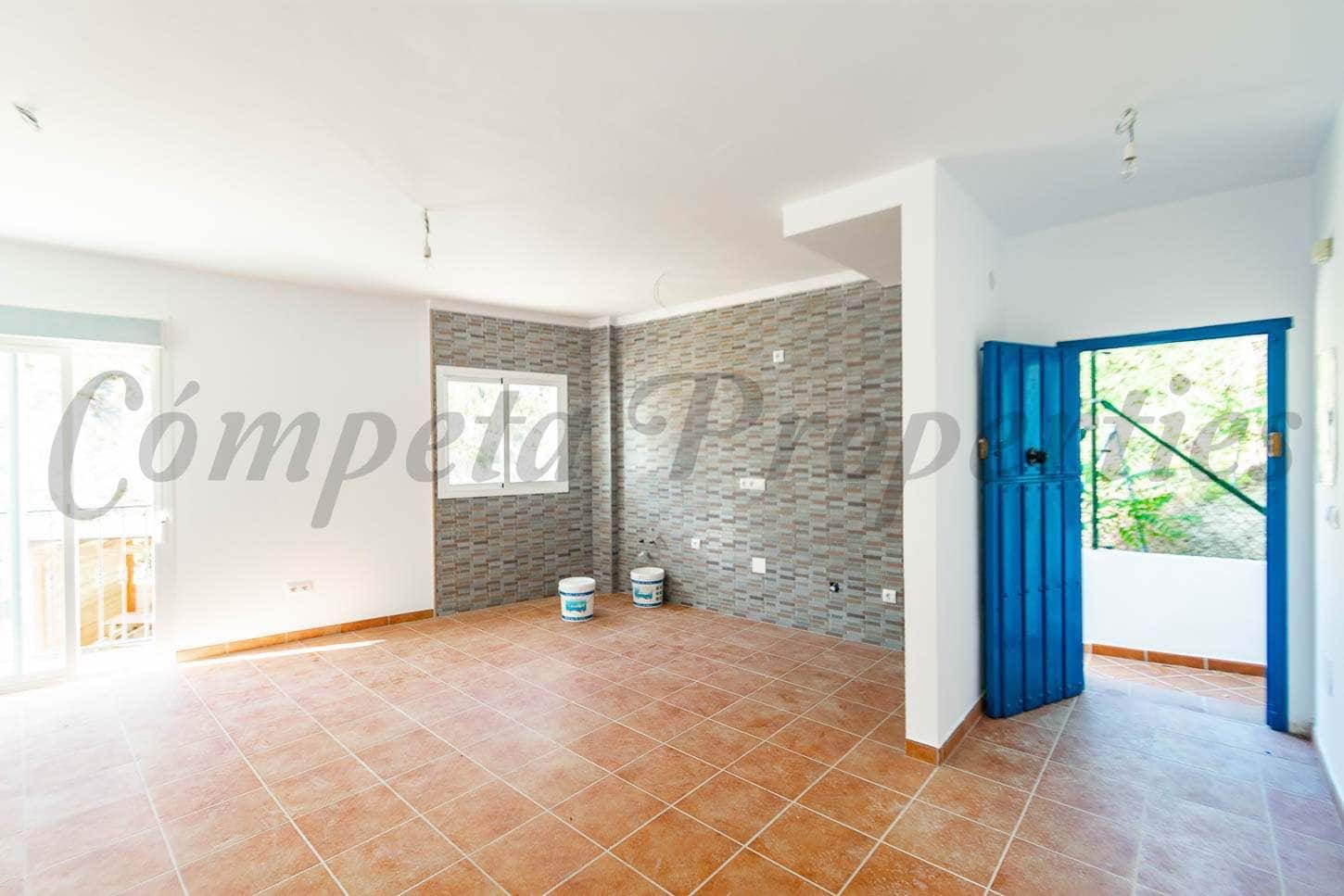 3 bedroom Townhouse for sale in Competa with garage - € 199,500 (Ref: 3528691)