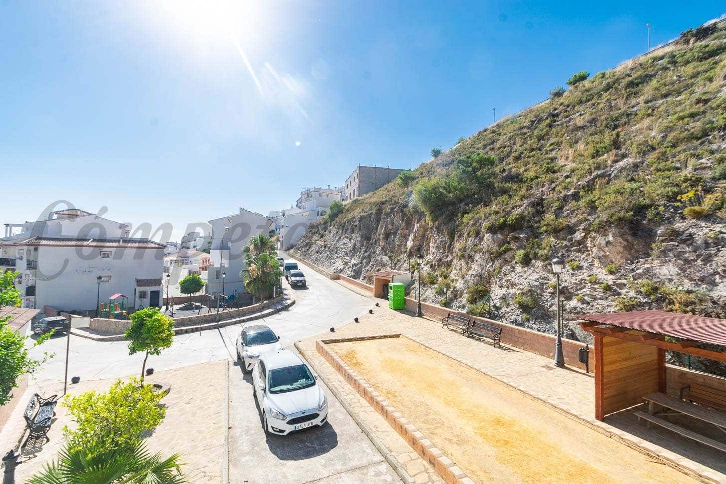 3 bedroom Townhouse for sale in Competa with garage - € 199,500 (Ref: 3528691)