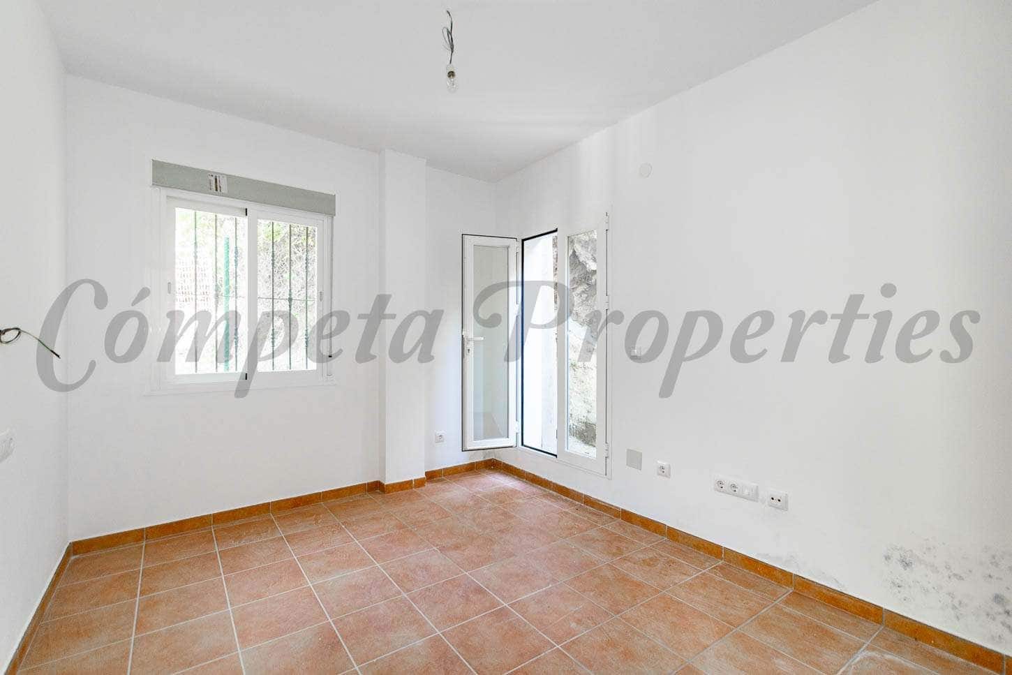 3 bedroom Townhouse for sale in Competa with garage - € 199,500 (Ref: 3528691)