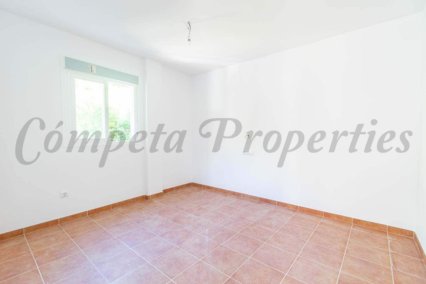 3 bedroom Townhouse for sale in Competa with garage - € 199,500 (Ref: 3528691)