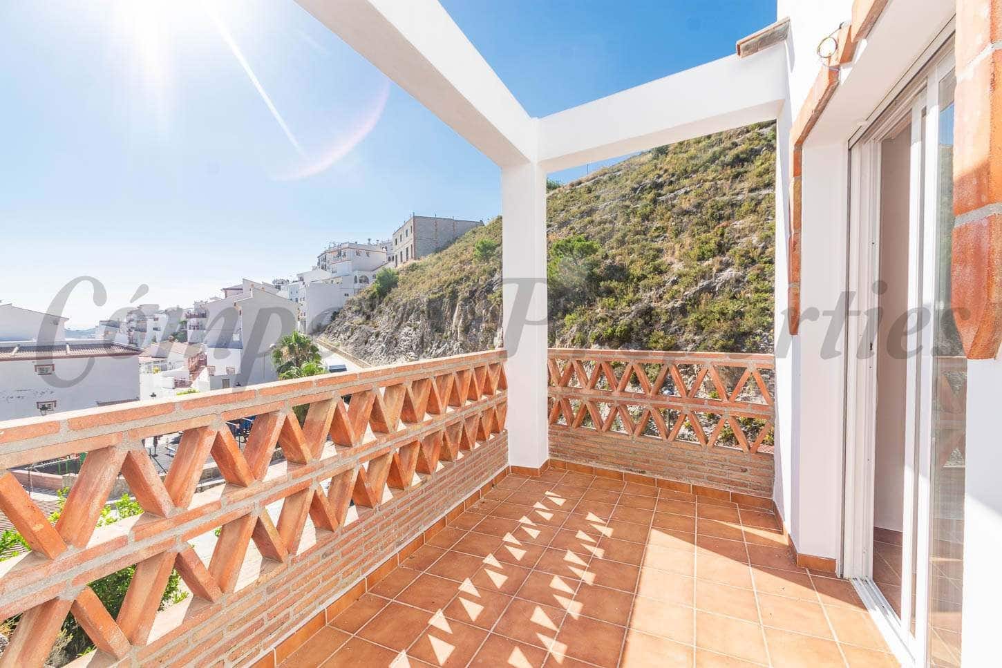 3 bedroom Townhouse for sale in Competa with garage - € 199,500 (Ref: 3528691)