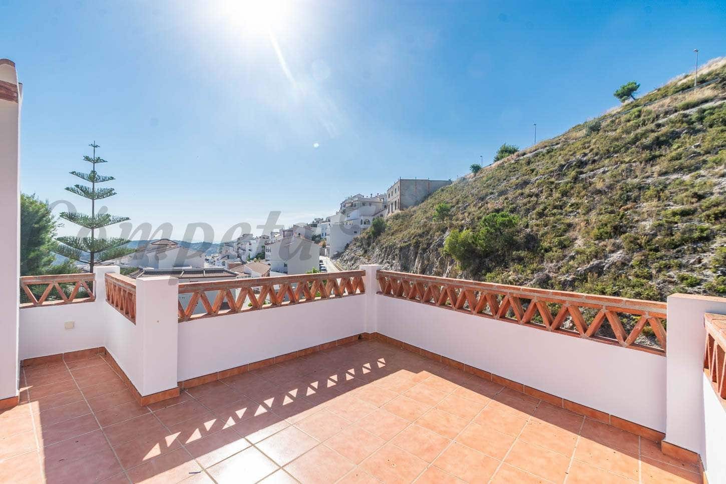 3 bedroom Townhouse for sale in Competa with garage - € 199,500 (Ref: 3528691)