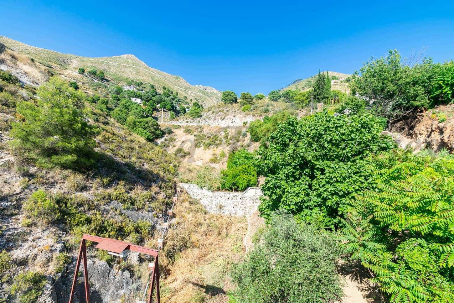 3 bedroom Townhouse for sale in Competa with garage - € 199,500 (Ref: 3528691)