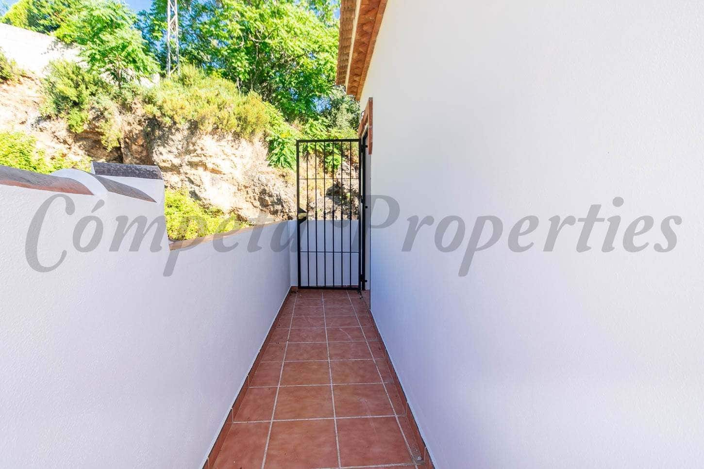 3 bedroom Townhouse for sale in Competa with garage - € 199,500 (Ref: 3528691)