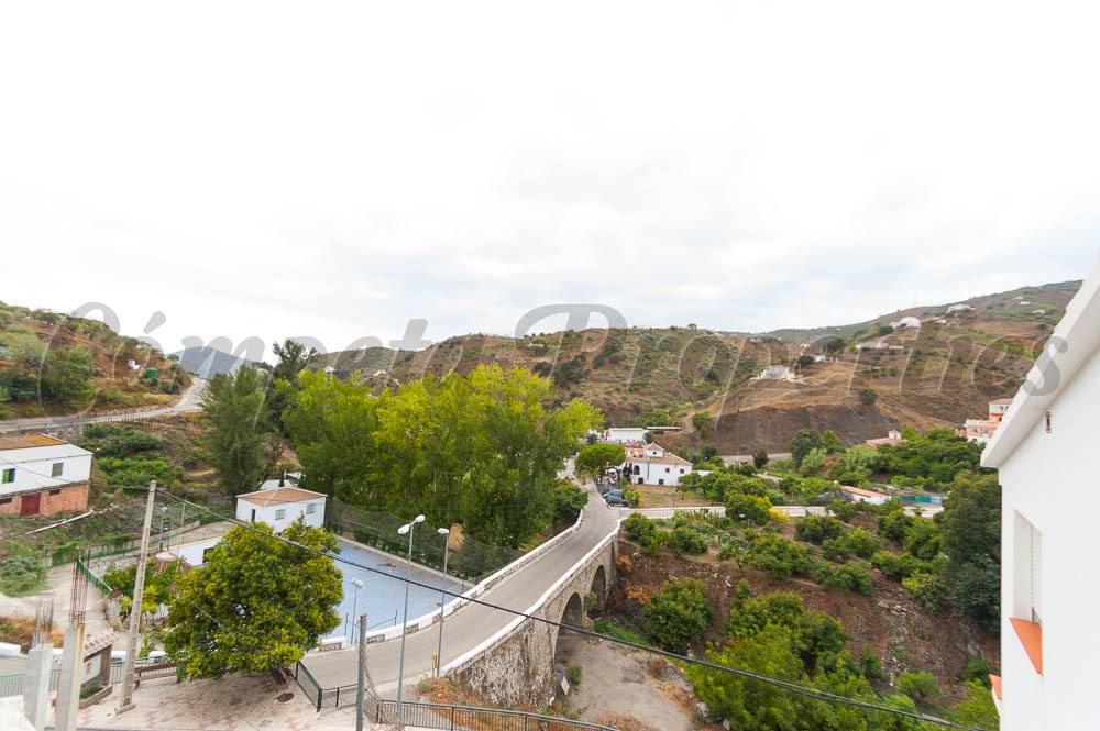 4 slaapkamer Huis te koop in Archez met garage - € 210.000 (Ref: 3555620)