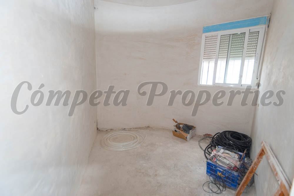 4 slaapkamer Huis te koop in Archez met garage - € 210.000 (Ref: 3555620)