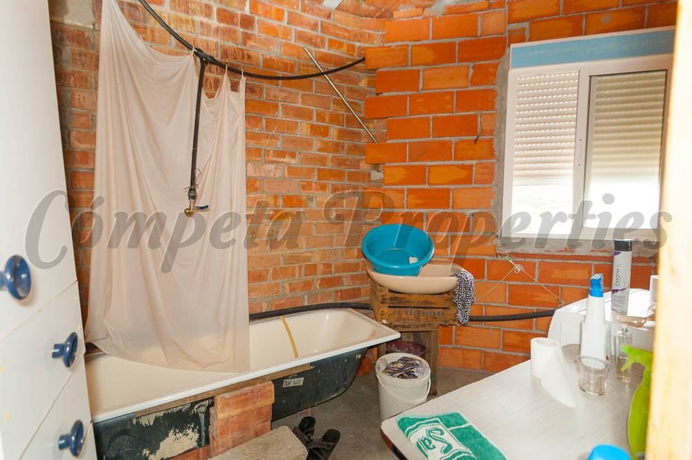 4 slaapkamer Huis te koop in Archez met garage - € 210.000 (Ref: 3555620)