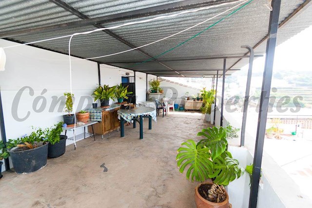 4 slaapkamer Huis te koop in Cómpeta met garage - € 150.000 (Ref: 3555621)