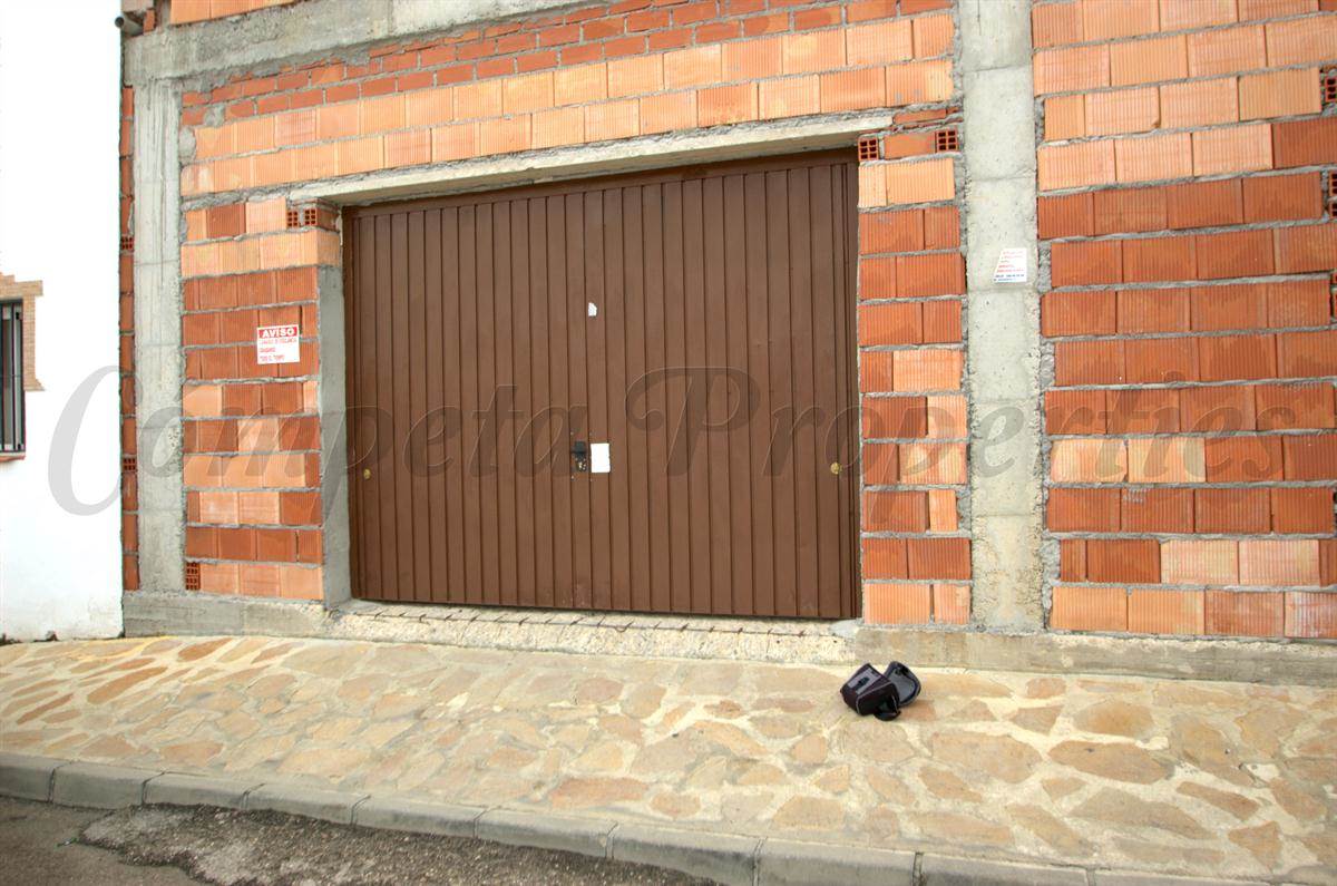 Autotalli vuokrattavana paikassa Canillas de Albaida - 350 € (Ref: 3640994)