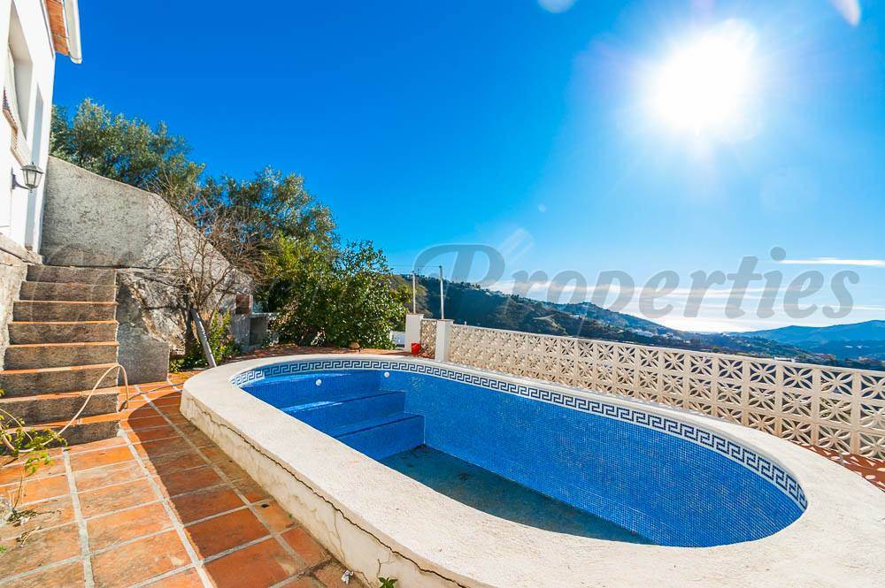 3 chambre Maison de Ville à vendre à Competa avec piscine garage - 395 000 € (Ref: 3648797)