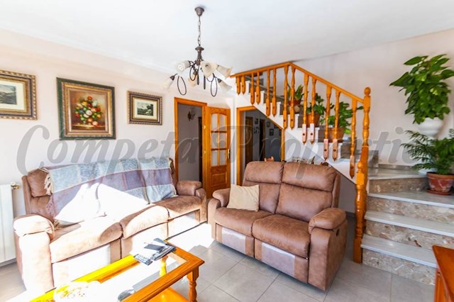 3 slaapkamer Huis te koop in Cómpeta met zwembad garage - € 395.000 (Ref: 3648797)