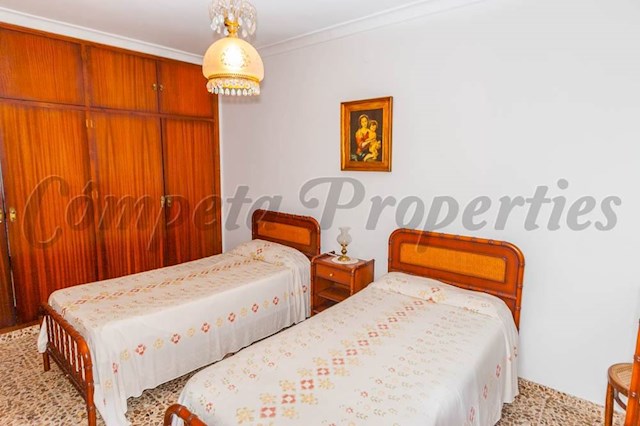 9 slaapkamer Huis te koop in Cómpeta - € 210.000 (Ref: 3663057)